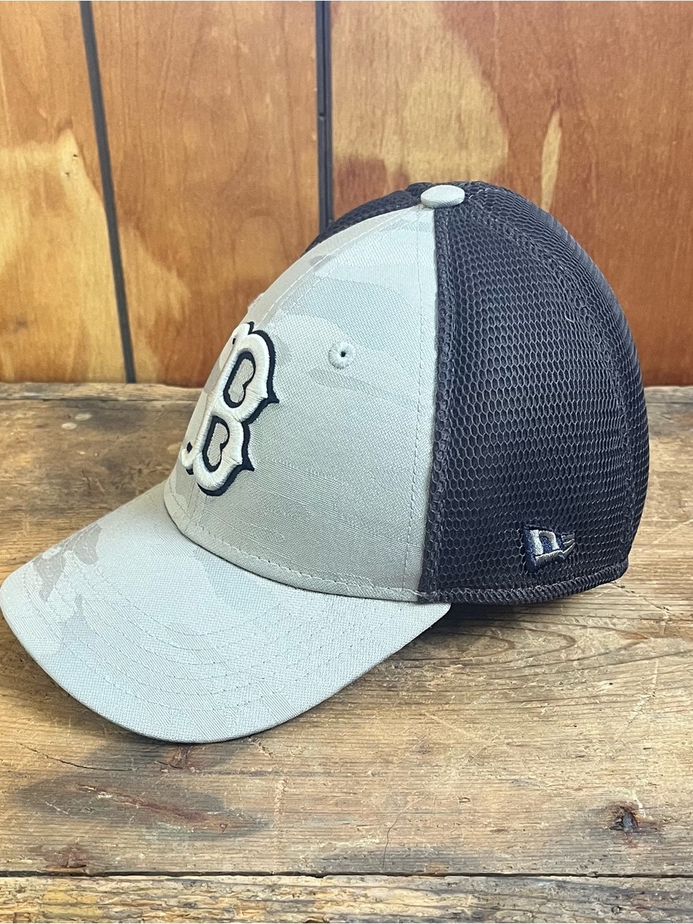 Boston Red Sox New Era Kids Gray Camo and Black Trucker Hat